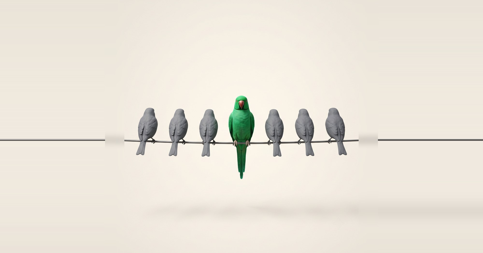 Een rij grijze vogels op een draad met in het midden één groene papegaai die je aankijkt